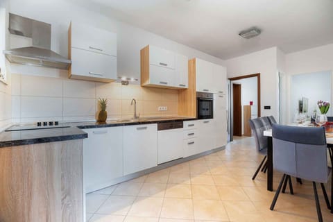 Apartment | Private kitchen | Fridge, microwave, oven, stovetop