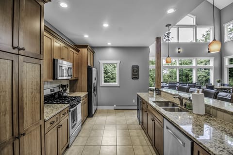 Kitchen is fully equipped with everything needed to make a great meal & dessert!