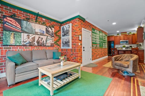 Checks all the boxes make your stay in Chicago one to remember