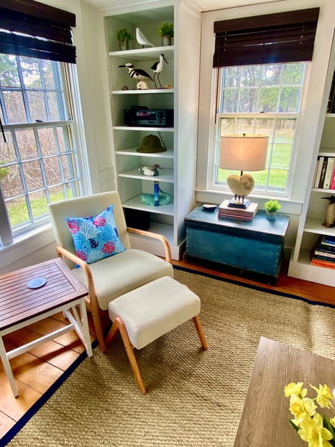 Perfect nook for reading in the sun and relaxing.