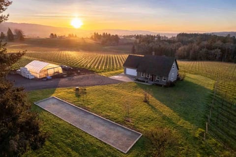 Welcome to Little Farm! Please enjoy our spacious rental in the heart of Oregon wine country.