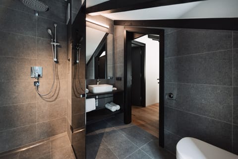 In-room safe, desk, soundproofing, free WiFi