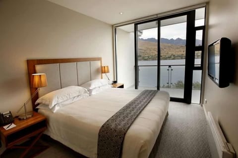 Double Room | In-room dining