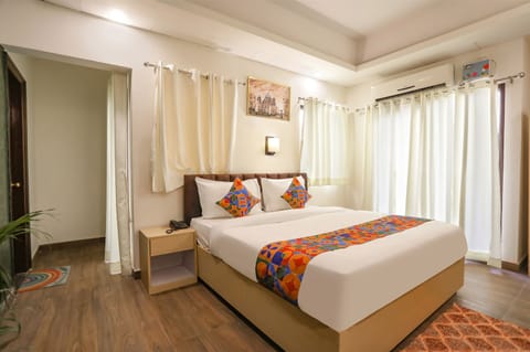 Luxury Room | Egyptian cotton sheets, premium bedding, in-room safe, desk