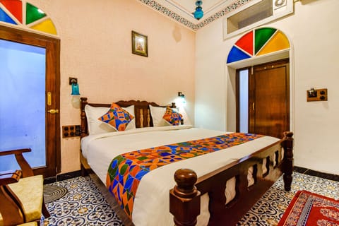 Deluxe Room | Egyptian cotton sheets, premium bedding, in-room safe, soundproofing