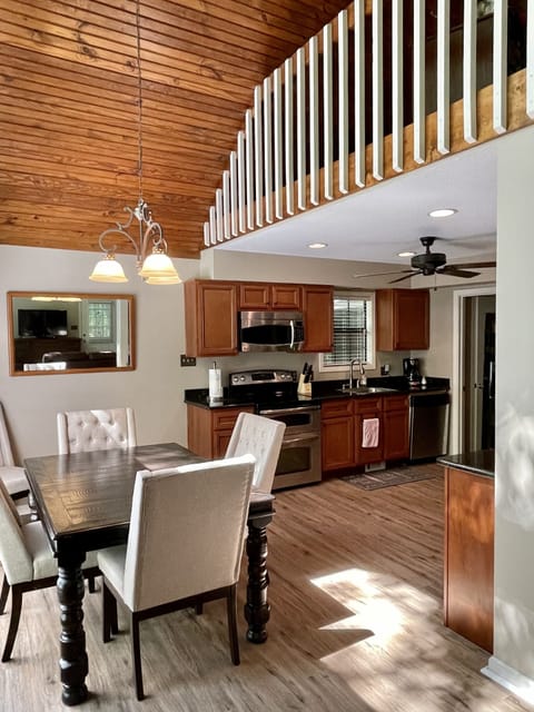 Granite countertops and Double oven in the kitchen