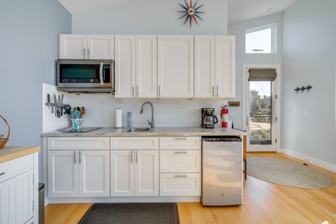 Kitchenette | Cooking Basics Supplied | 2-Burner Induction Stove