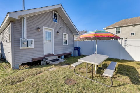 Old Lyme Vacation Rental | 2BR | 1BA | 500 Sq Ft | Steps Required