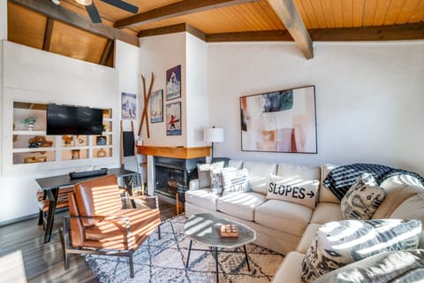 Cortland Vacation Rental | 2BR | 2BA | Stairs to Enter | 950 Sq Ft