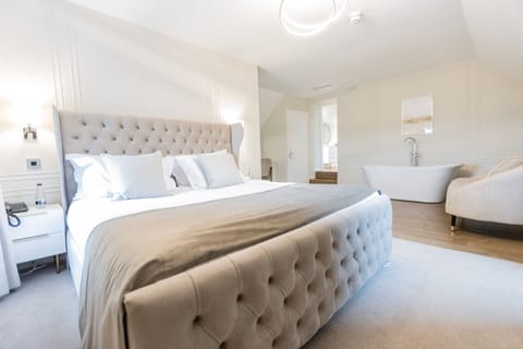 Luxury Double Room | Premium bedding, pillowtop beds, in-room safe, individually decorated