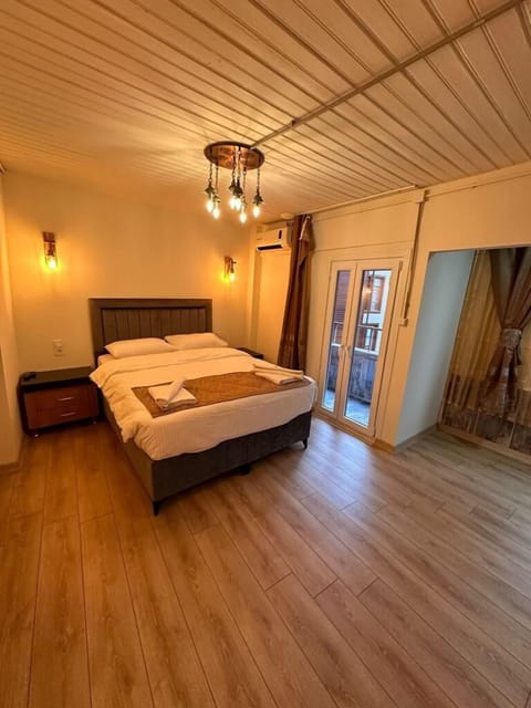 Standard Triple Room | Soundproofing, iron/ironing board, free WiFi