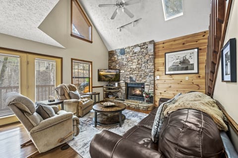 Lazy Dayz's cozy living area