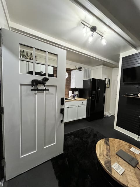 *110.5 Barber Avenue 
Stone Horse has a 
Horse on the door. 