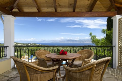 Traditional Villa | Terrace/patio