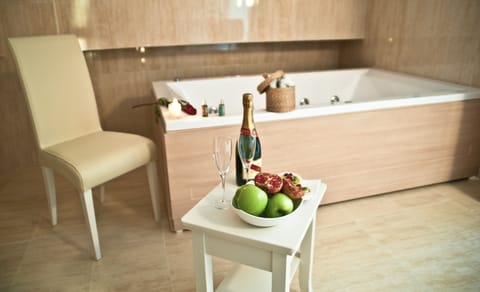 Deluxe Double Room | Private spa tub