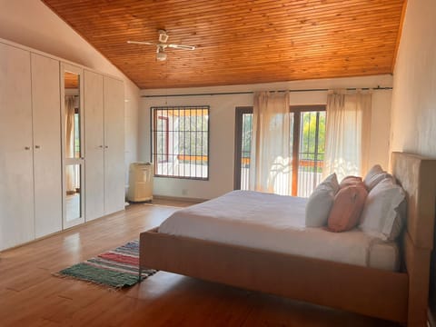 Standard Duplex, 2 Bedrooms, Non Smoking, Pool View | Desk, laptop workspace, free WiFi