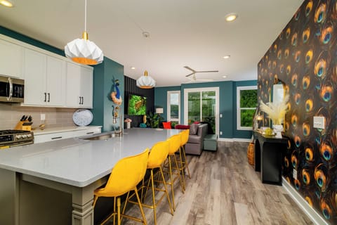 ☕ Island seating and dual coffee makers (pods + ground) make morning routines a breeze.