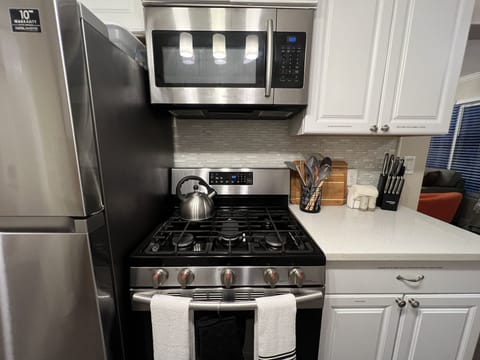 Kitchen - Oven & Stove
