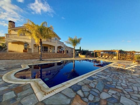 Stunning 11x5m pool, not overlooked by any neighbours