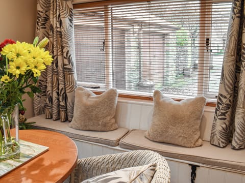 Open plan living space | The Studio at Cross House - Castle Gate Retreats, Kirkby Lonsdale