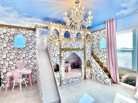 Live your princess dream and rest in the castle