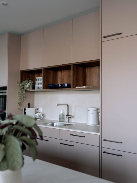 Voll ausgestattete Küche