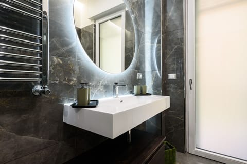 Double Room, 1 Double Bed | Bathroom | Towels