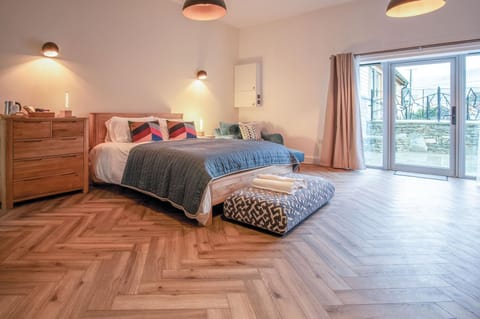 Suite 4 - Sleeping Giant Hotel - Pen Y Cae Inn (4471)