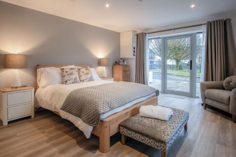 Suite 2 - Sleeping Giant Hotel - Pen Y Cae Inn (4533)