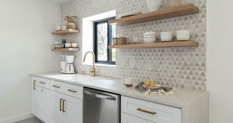 Beautifully renovated, modern kitchen