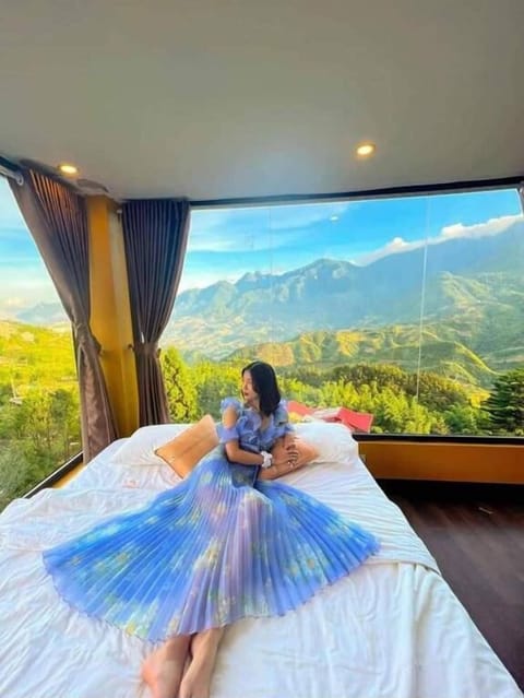 Luxury Room | Free WiFi, bed sheets