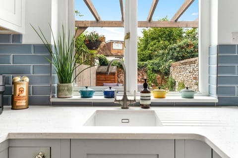Cottage | Property grounds