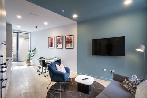 City Double Room | Living area