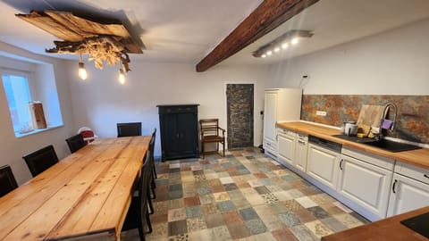 1d52be68-bc01-4dcf-80cd-ccd25200d323