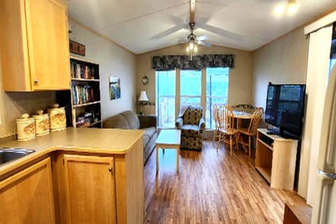 Spacious Living area - Overlooking West Lake and Sandbanks
