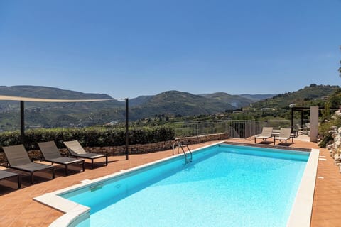 Building Exterior, Outdoor, Pool