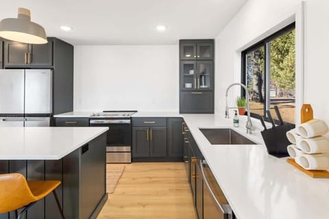 1011 Burgs Park Drive-10