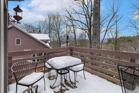Outdoor Dining on the Top Deck