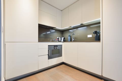 Soho Luxury 1 Bedroom Apartment | Private kitchen | Mini-fridge, microwave, stovetop, espresso maker