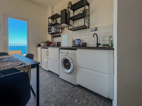 Apartment, 1 Bedroom, Terrace | Private kitchen | Fridge, oven, stovetop, espresso maker