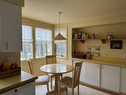 Small dining table for 3