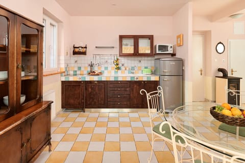 Classic Apartment | Private kitchen | Fridge, microwave, oven, stovetop