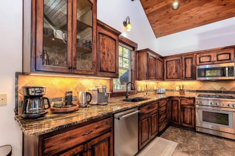 Kitchen - Main Level