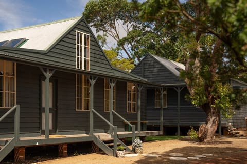 Shell House - Cabin 2/3