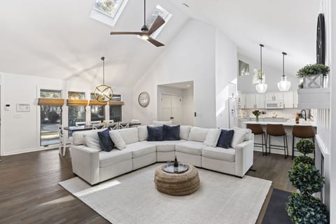 Welcome to 2995 Seabrook Island Rd!