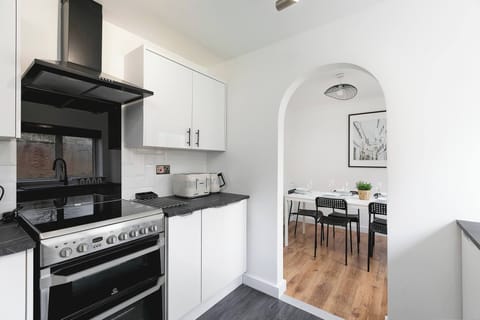 Apartment, 3 Bedrooms | Living area