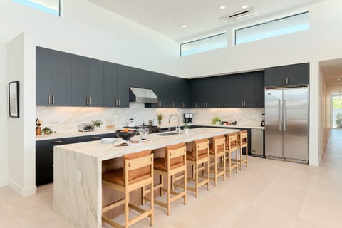 Fully equipped kitchen (Villa 13).