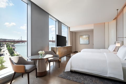 Grand Room, 2 Twin Beds | Frette Italian sheets, premium bedding, minibar, in-room safe