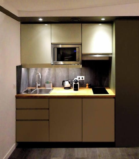 Fully furnished kitchen