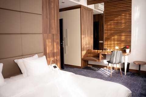 Superior Room, 1 Queen Bed, Non Smoking, City View | 1 bedroom, premium bedding, individually decorated, desk